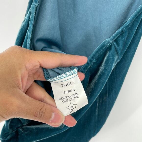 Tobi Sleeveless Bodycon Cutout Velvet Mini Dress Size Small - Picture 9 of 9